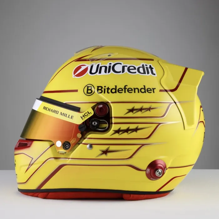 Capacete réplica amarelo com grafismos vermelhos
